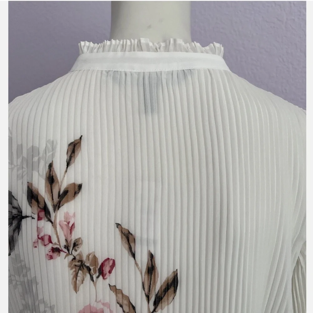 WHBM Womens White Floral Print Pleated Blouse Sz8 NWT - Picture 9 of 10